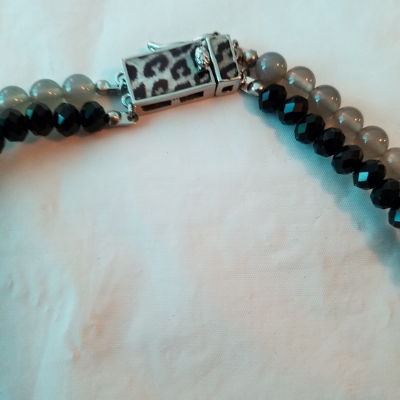 Sigal black and white necklace - Picture 4 of 4